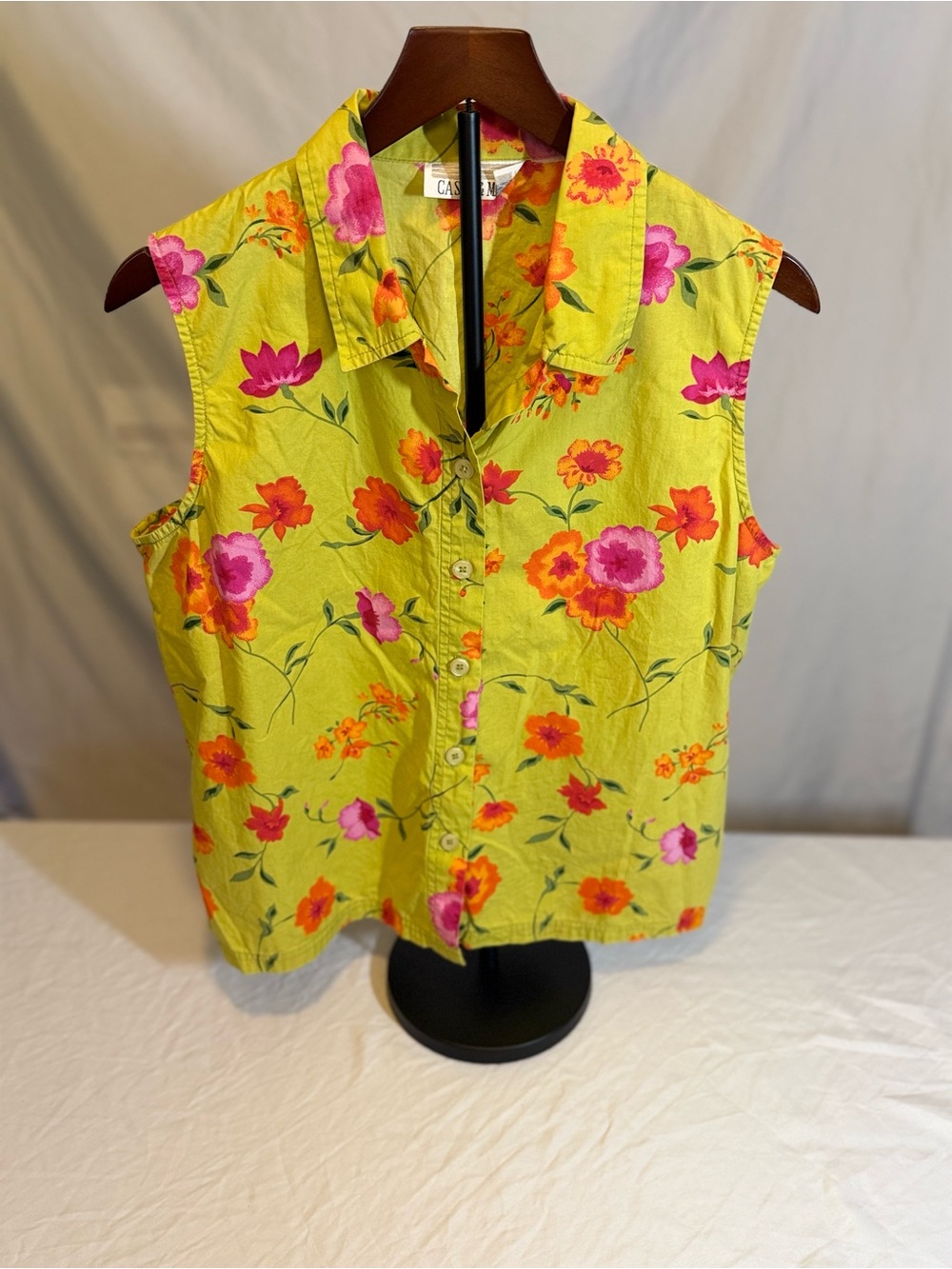 CAS Sleeveless Button-Down Floral Top in Lime Green Size Medium (XX)